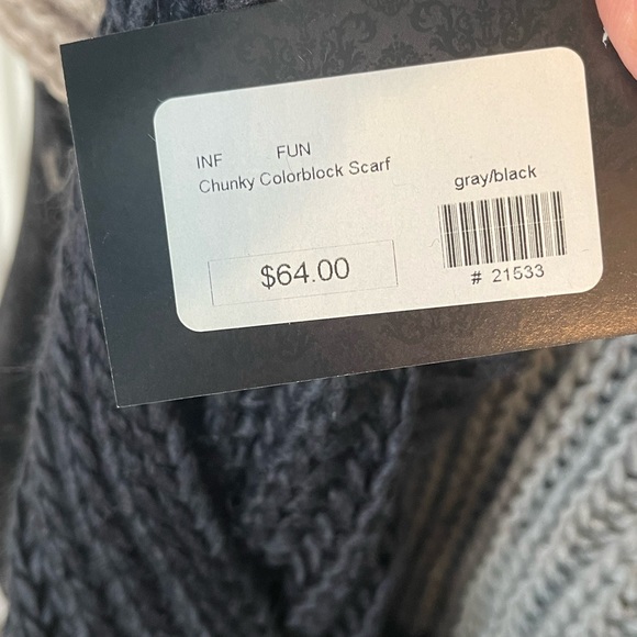 Chunky Knit Beige Gray Infinity Black Scarf - Picture 5 of 7